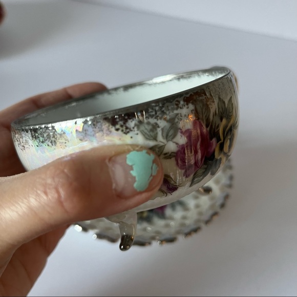 Vintage Teacup and saucer floral print - Picture 5 of 16